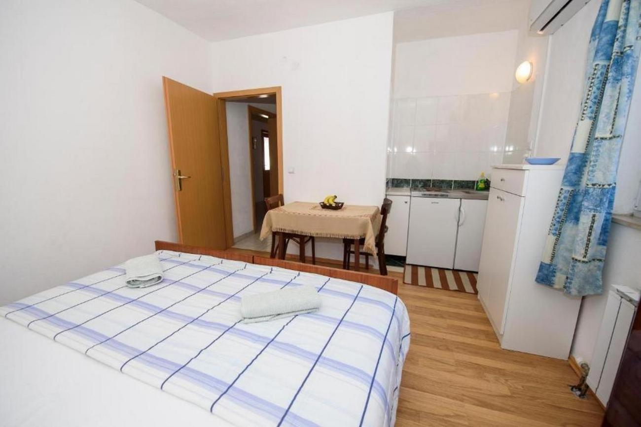 Apartments By The Sea Suhi Potok, Omis - 14555 Jesenice  Zimmer foto